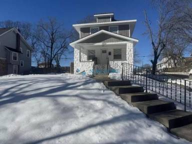 Main picture of 5600 Olive St