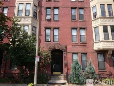 Main picture of 19 Cortes St