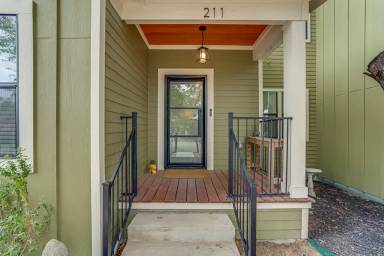 Main picture of Gibson Street - 211 - 1
