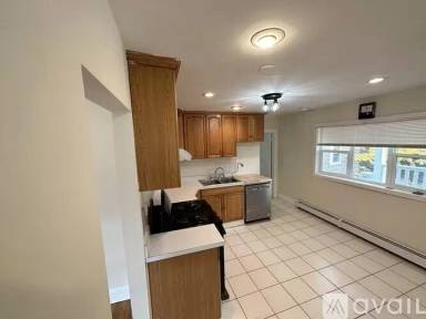 Main picture of 14 Lothrop Ave
