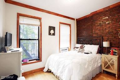 Main picture of 128 Macdougal St