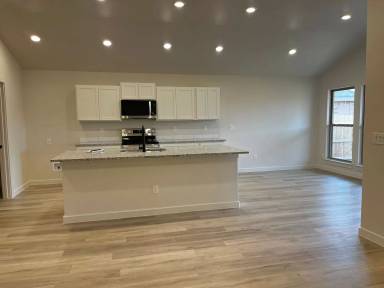 Main picture of 2404 Abbeville Ave