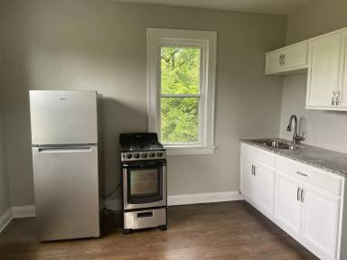 Main picture of 2688 Jefferson St