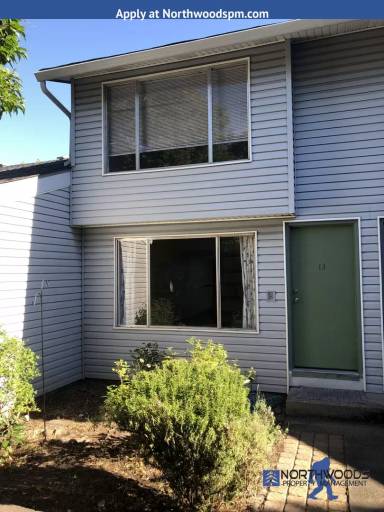 Main picture of 2000 Brookhurst St