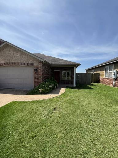 Main picture of 4903 SW Fieldstone Blvd