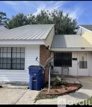 Main picture of 904 Pike Ave