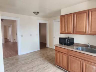 Main picture of 364 Main St