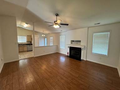 Main picture of 105 Brookstone Dr