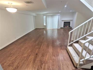 Main picture of 322 S Mentor Ave