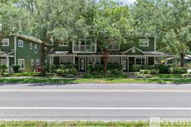 Main picture of 837 N Fern Creek Ave