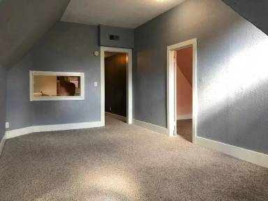 Main picture of 1741 N Farwell Ave
