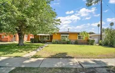 Main picture of 1405 N Riverside Ave