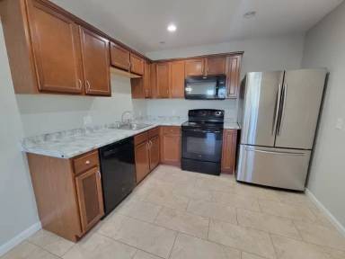 Main picture of 70 Oak St Ext