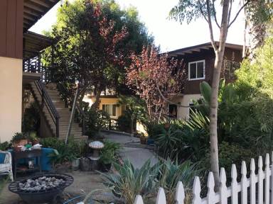 Main picture of 637 Glenneyre St