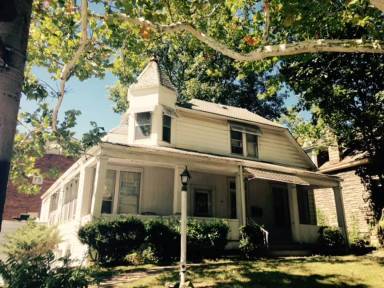 Main picture of 2091 Summit St
