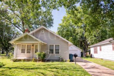 Main picture of 914 W 4th St