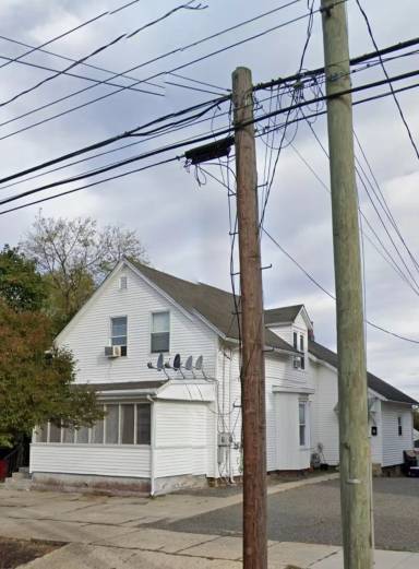 Main picture of 520 E Plum St