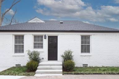 Main picture of 203 Leake Ave