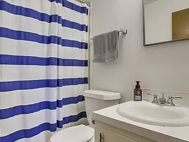 Main picture of 2420 N 88th St