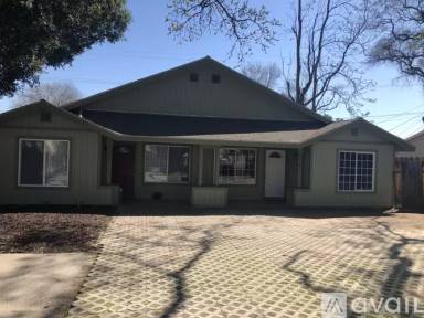 Main picture of 3020 Spring St