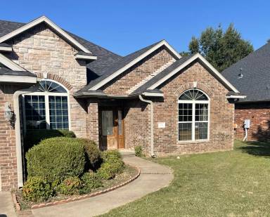 Main picture of 500 Lyndal Ln
