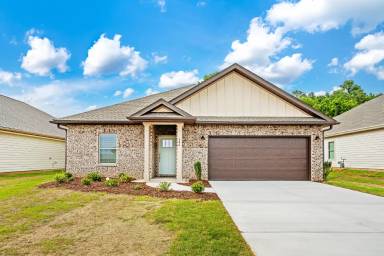 Main picture of 240 Shangrila Way