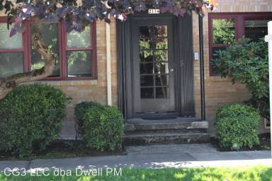 Main picture of 2114 NE Halsey St