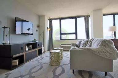 Main picture of 1210 S Michigan Ave