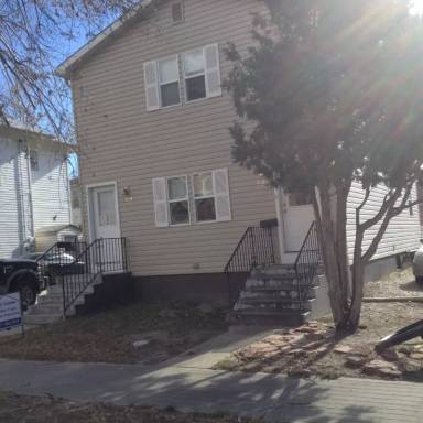 Main picture of 129 E 6th St