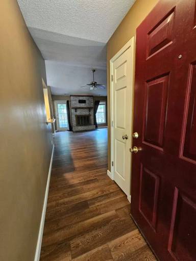Main picture of 218 Foxwood Ct