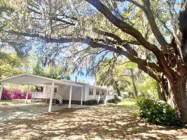 Main picture of 5216 Peden Point Rd