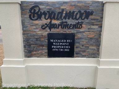 Main picture of 1504 Broadmoor Dr