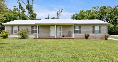 Main picture of 520 Woods Dr