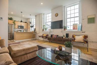 Main picture of 2301 N Front St