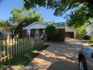 Main picture of 7300 SE 15th St