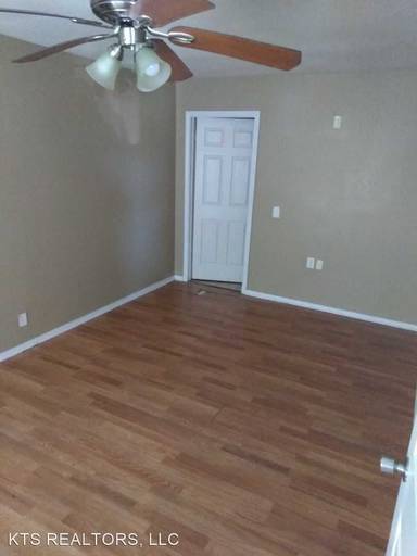 Main picture of 10300 Heritage Dr