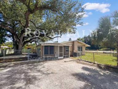 Main picture of 9861 Orange River Blvd