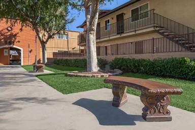 Main picture of 151 Ballantyne St