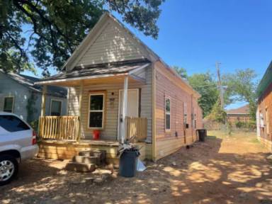 Main picture of 1417 N Jones St