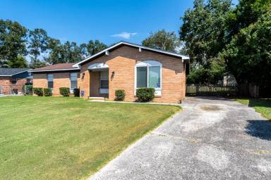 Main picture of 3615 Goldfinch Dr