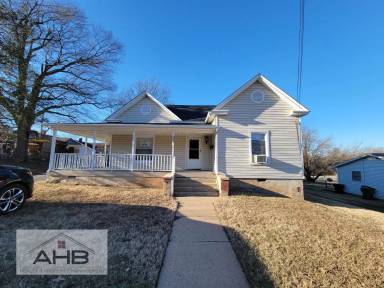 Main picture of 633 Tucker St