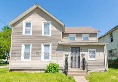Main picture of 592 N Dearborn Ave