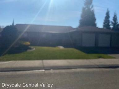 Main picture of 3716 Portage Cir S