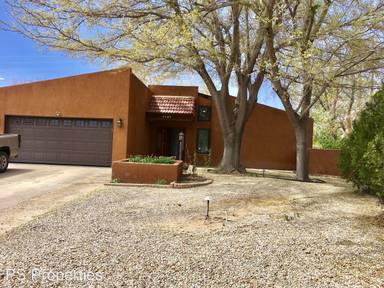 Main picture of 5525 Calle Nuestra NW