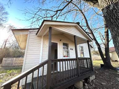 Main picture of 206 Bundrum Dr NW