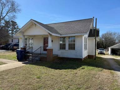 Main picture of 546 N Main St