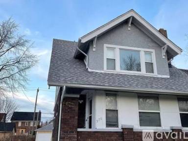 Main picture of 576 Lakewood St