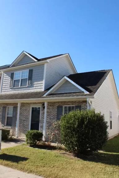 Main picture of 102 Ashwood Dr