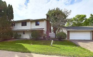 Main picture of 9343 Ranchview Ln N