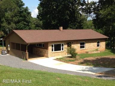 Main picture of 2746 Peach Orchard Rd